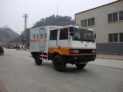 東風(fēng)雙排座四驅(qū)專用防破車