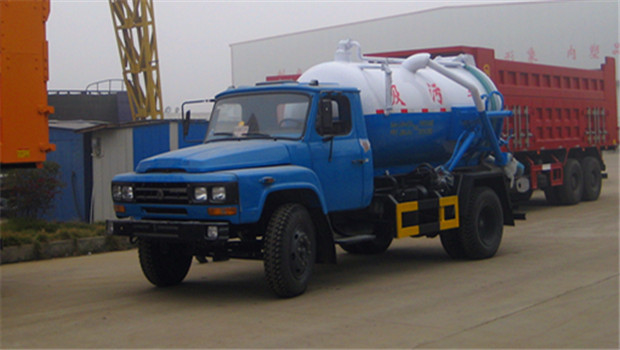 東風尖頭140吸污車7噸